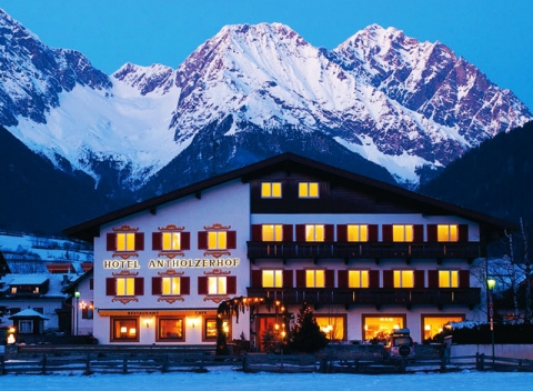 Zimná dovolenka v Tirolských Alpách v Hoteli Antholzerhof s polpenziou, wellness i fitness.