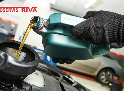 Výmena oleja a olejového filtra s vizuálnou kontrolou podvozku, bŕzd a výfuku.