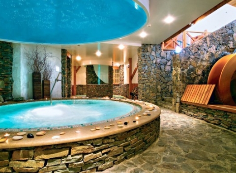 Tri hodiny vo wellness a luxusná 4-chodová večera pre 2 osoby v Kontakt Wellness Hoteli****.