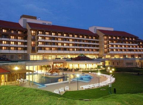 4* ubytovanie v maďarských kúpeľoch Tapolca s polpenziou, wellness a dieťaťom do 6 rokov zdarma.