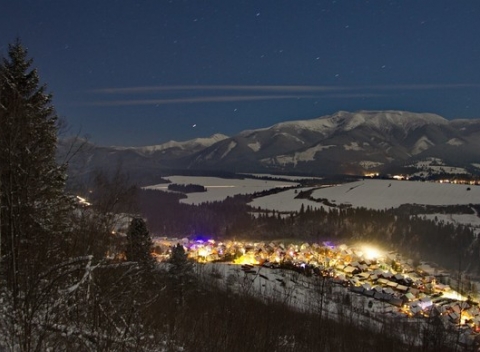 Domček v prekrásnom prostredí Oravy s výhľadom na Západné Tatry a s polpenziou.