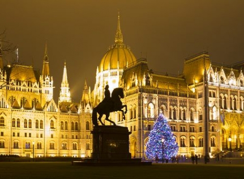 Žiarivá adventná nedeľa v Budapešti. 1-dňový zájazd s odjazdom zo Slovenska!