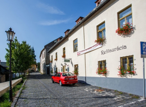 Jarné pobytové balíčky v penzióne Príjemný oddych v Banskej Štiavnici, výborná lokalita blízko námestia.