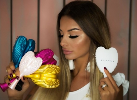 Funkčné kefy na vlasy Tangle Angel. Obnovujú prirodzenú pevnosť a lesk vlasov.