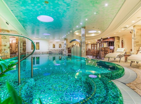 Luxusný Hotel Carlsbad Plaza ***** s neobmedzeným wellness s 5 bazénmi a 7 druhmi sáun + raňajky.