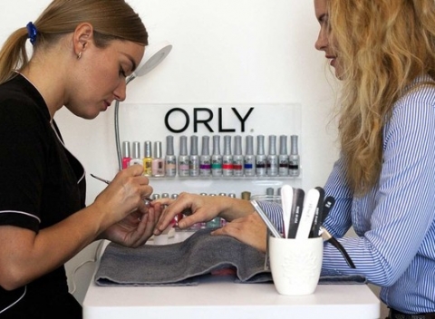 Gél-lak ORLY s kompletnoou manikúrou - prírodná starostlivosť o vaše nechty.