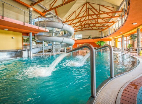 Pobyt len 1,5 km od termálneho aquaparku Bešeňová v štýlovom Penzióne Gazdovský dvor s domácou polpenziou.