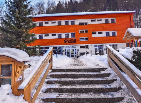 Obľúbený Liptov pri prameňoch liečivej minerálnej vody Korytnica v penzióne s polpenziou.