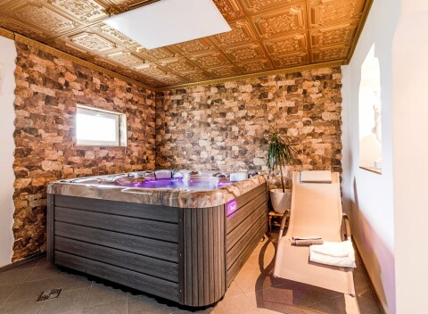 Pobyt pri Karlových Varoch a CHKO Slavkovský les: 3* Hotel Sherwood s raňajkami/polpenziou + privátne wellness.