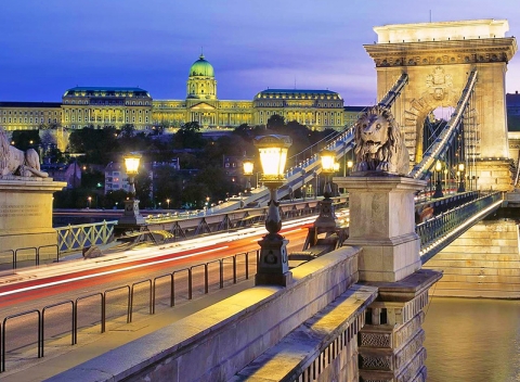 Romantická Budapešť v 4* boteli s fľašou šampanského a raňajkami pre dvoch.