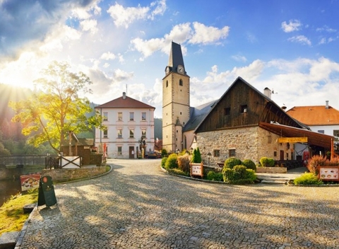 Pobyt v historickom meste Rožmberk nad Vltavou s výhľadom na hrad, privátnym wellness a polpenziou.