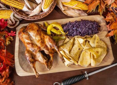 Pečená kačica pre 1, 2 aj 4 osoby v reštaurácii Rotoska, možnosť aj take away a donášky.