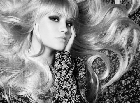 Profesionálne ošetrenie vlasov: strih, fúkanie, farbenie, melír, regenerácia či brazílsky keratín.