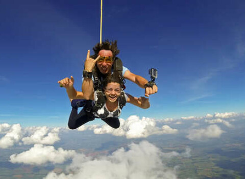 NARODENINOVÁ PONUKA: Darujte zážitok na celý život – tandemový zoskok.