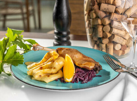 ŠPECIÁLNA NARODENINOVÁ PONUKA: Husokačacie hody v obľúbenej Restaurant Parlament.