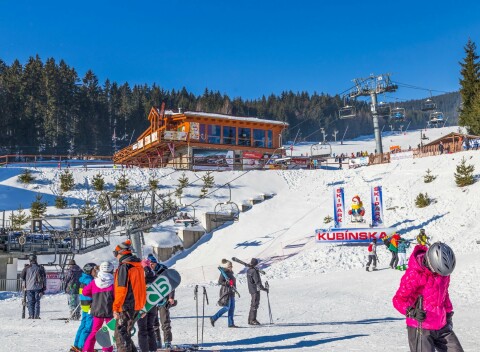 NP Malá Fatra len 13 km od ski areálu v Penzióne Adak s biliardom a zľavou na skipasy aj aquapark.