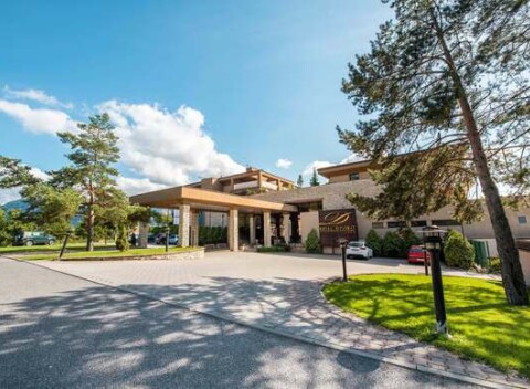 Wellness Hotel Diplomat**** v Rajeckých Tepliciach s polpenziou, bazénom a saunami neobmedzene.