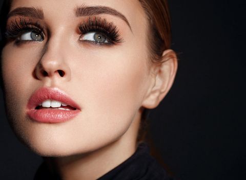 Ak túžite po hustých riasach, či dramatickom a hlbokom pohľade nechajte si aplikovať 3D mihalnice.