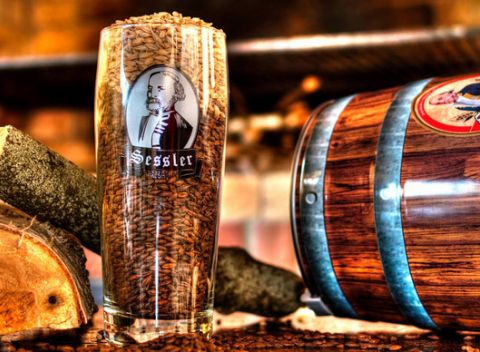 Kurz varenia piva v pivovare Sessler, z ktorého si odnesiete domov 20 fliaš vlastného piva.