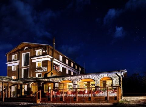 Rozprávková zima v blízkosti lanovky až na Chopok s wellness a polpenziou v hoteli Srdiečko***.