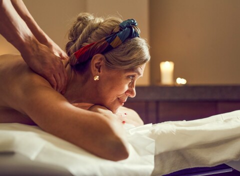 Trenčianske Teplice: Pobyt Senior 55+ v Hoteli Adria*** s polpenziou, kávou neobmedzene a masážou + vyžitie.