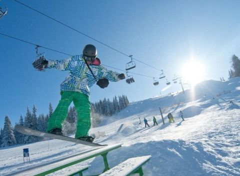 Rakúske Alpy v rezorte  Ossiach s neobmedzeným wellness a 50% zľavou na skipas.