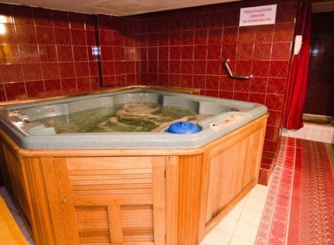 Pobyt pre dvoch vo Vysokých Tatrách vo vile Astra s privátnym wellness vstupom.