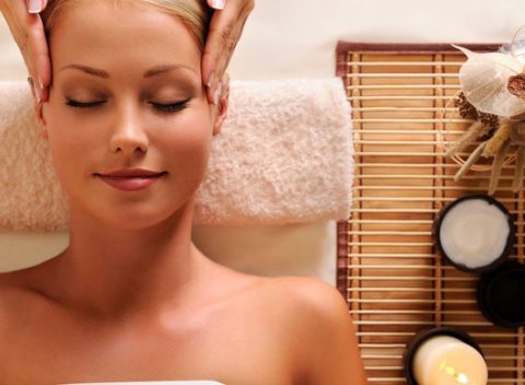 Profesionálne ošetrenie pleti či argánová masáž tváre vo VIP wellness Terra Vitae.