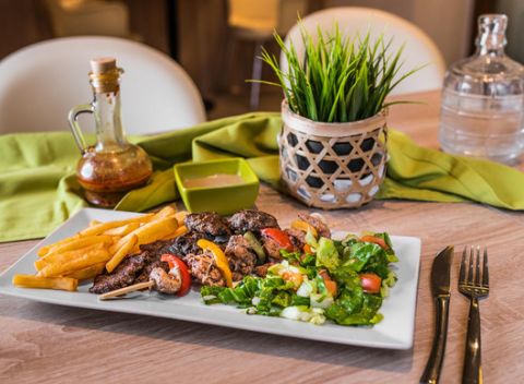 Tradičné egyptské mäsové alebo vegetariánske menu pre 1 osobu v centre na Vysokej .