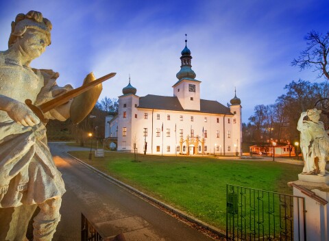 Vysočina: Romantický pobyt v Letohrádku sv. Vojtěch s vírivkou, premietaním filmu a raňajkami
