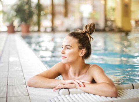 Wellness pobyt s polpenziou a vstupom do vitálneho vodného sveta v kúpeľoch Štós