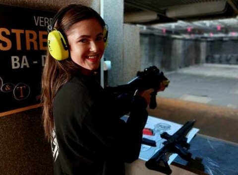 Ostrá streľba z guľových zbraní podľa výberu (Pištoľ Glock 44, Samopal Thompson a iné...)