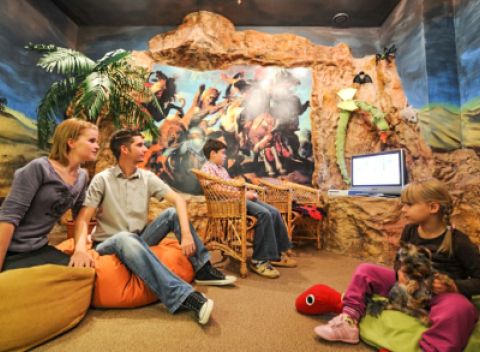 Bük v 4* hoteli prepojenom s kúpeľmi vrátane polpenzie, wellness a služieb.