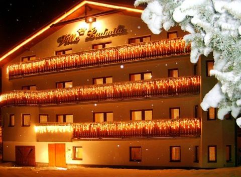 Zimný pobyt s polpenziou a neobmedzeným wellnessom vo Ville Ľudmila v Oščadnici v malebnej prírode Kysúc.