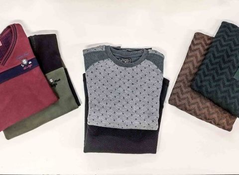 Štýlové pánske svetre CAPPON. Na výber z niekoľkých veľkostí, farieb a druhov.