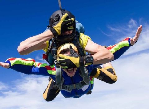 Tandemový zoskok z výšky 4000 m n. m. - jeden z najadrenalínovejších zážitkov vášho života.