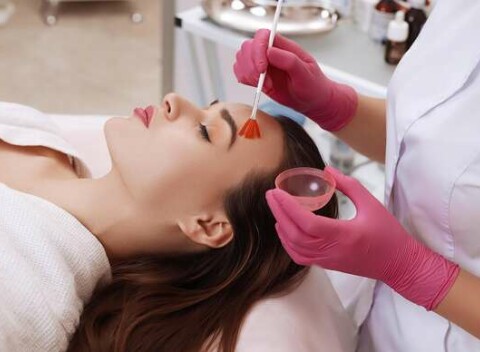 Dvojfázový peeling BioRePeelCl3 pre hĺbkovú obnovu a spomalenie starnutia pokožky bez ihiel