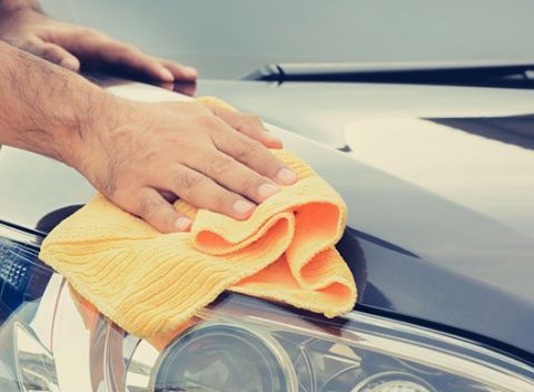 Kompletné ručné umytie interiéru a exteriéru auta, aj s tepovaním v Mstar.