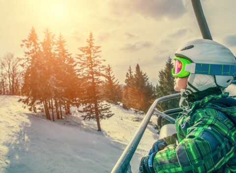 Krkonoše blízko Jánských Lázní a 650 m od ski areálu: Hotel Prom *** s raňajkami, wellness + bazén