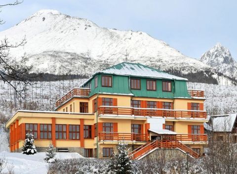 Vysoké Tatry v Miramonti Resorte s polpenziou, saunou, električkou a skibusom.