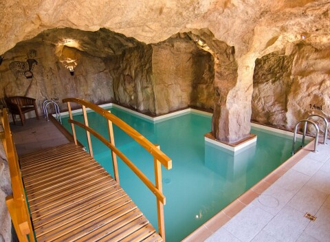 Kysuce v Hoteli Husárik **** s polpenziou, ochutnávkou domácich pív a syrov + jaskynný bazén