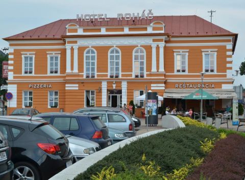 Prežite skvelý víkend na Orave. Hotel Roháč sídli v budove z 19. storočia a ponúka vám ubytovanie v elegantných izbách.