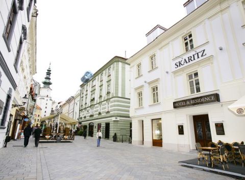 V srdci Starého mesta Bratislavy vám poskytne romantické ubytovanie Skaritz Hotel & Residence.