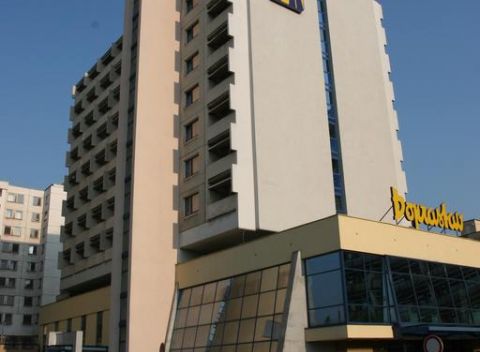 Hotel Garni G Bratislava sa nachádza v obchodnej štvrti, len 2 km od historického centra Bratislavy.