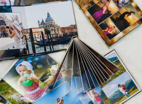 Lesklá fotokniha v tvrdých doskách s 32 až 200 stranami + DARČEK - tvrdý potlačený obal