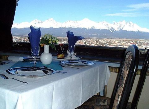 Ubytovanie v hoteli Gerlach*** v pešom dosahu  Aquacity Poprad, dostupnosť len 5 min od stanice.