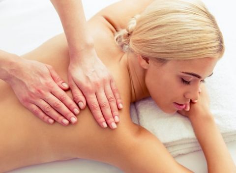Klasická, aroma alebo reflexná masáž na odstránenie zdravotných problémov a harmonizáciu organizmu.