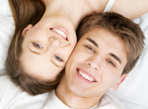 Žiarivý úsmev vďaka dentálnej hygiene alebo bieleniu zubov v NatureDENT