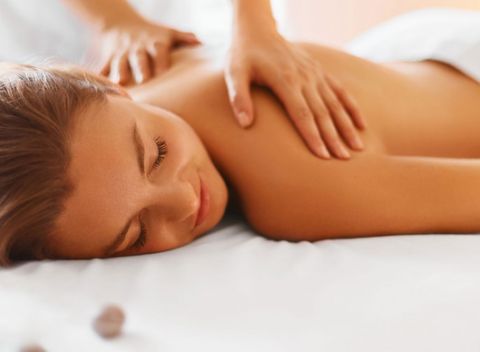 Zastavte sa v čase plnom stresu a nervozity. Relaxačné masáže podľa výberu v salóne Laura massage.