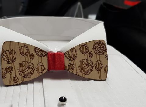 Nádherné ručne vyrábané drevené alebo originálne keramické motýliky pre výnimočných mužov.